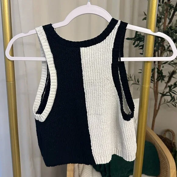 Rib-knit sweater vest - Picture 2 of 3